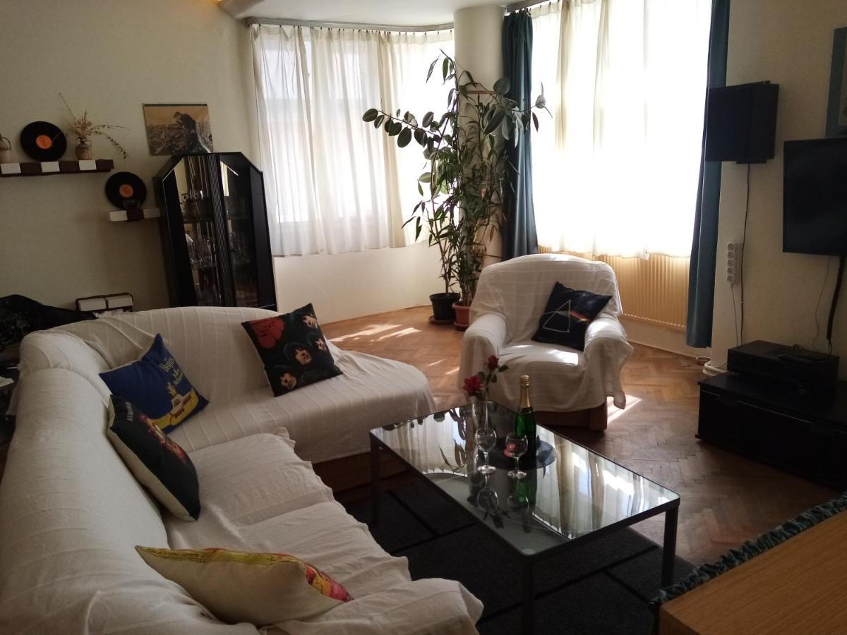 Apartmany Rossa Лоуни Экстерьер фото